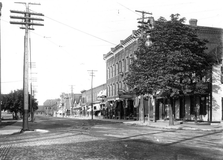 erie ave junction queen lundy.jpg